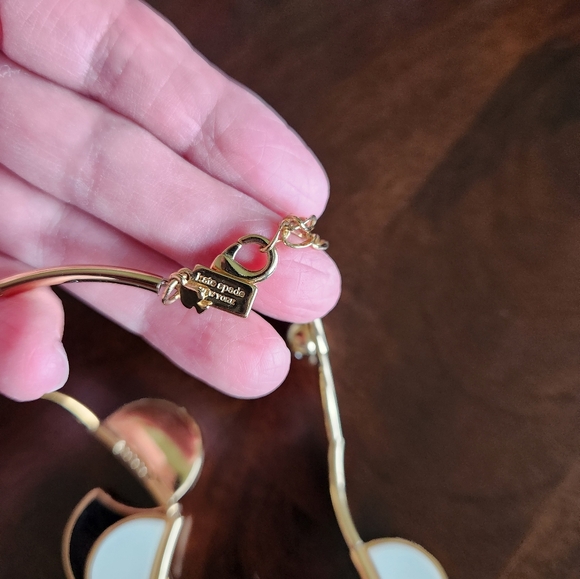 KATE SPADE ♠️ SWEETHEART BLACK/BEIGE ENAMEL NECKLACE - Picture 4 of 6